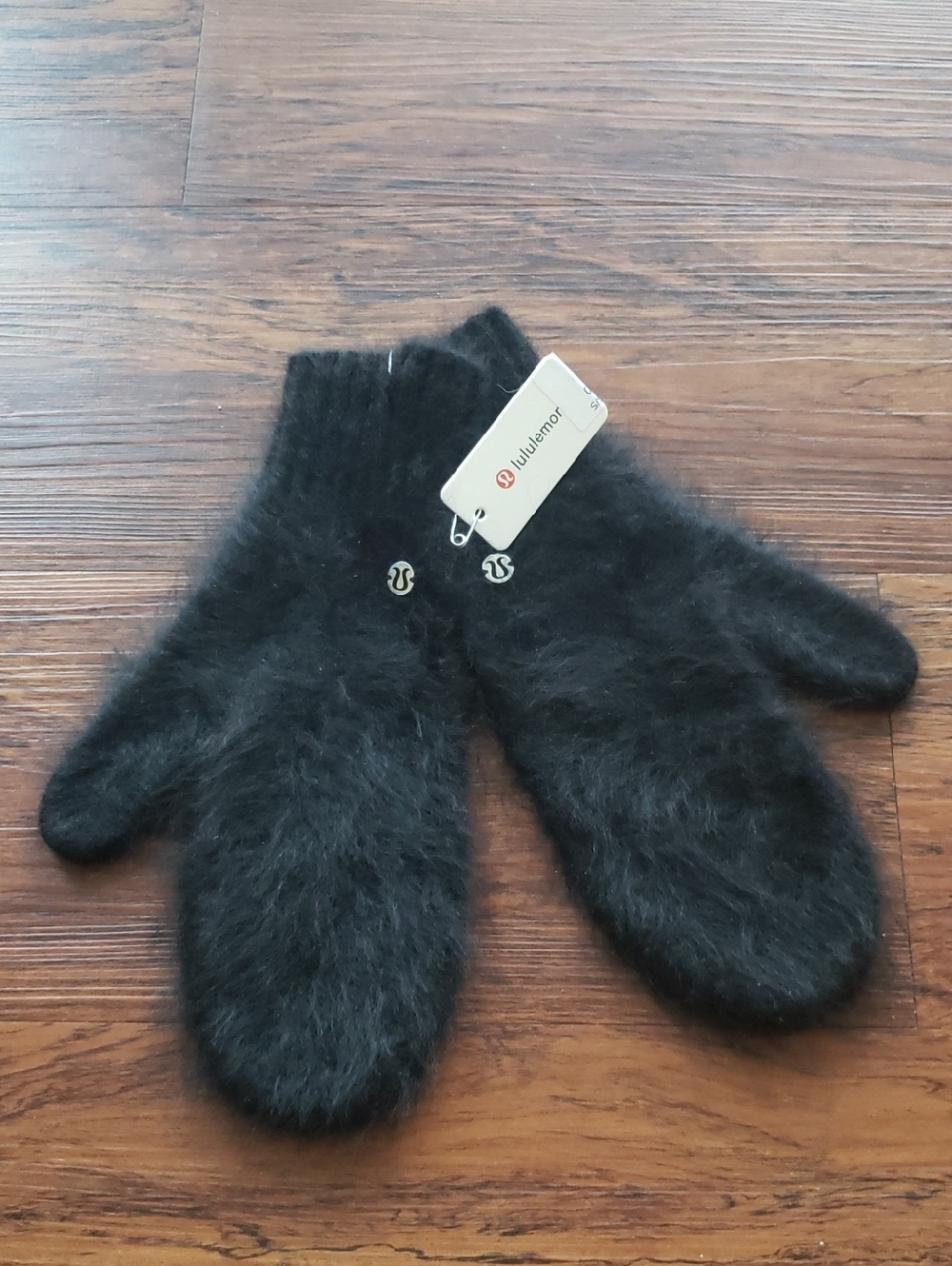Lululemon Womens Black 100% Cashmere Mittens Size XS/S Feminine Cozy Winter